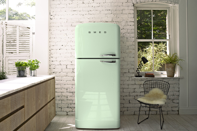 Kombinovaná chladnička s mrazničkou Smeg Linea 50's Style Retro, celkový objem 229 l, A++, cena na dotaz, www.smeg.cz