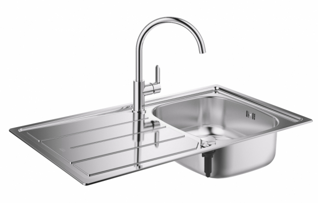 nerez Nerezový dřez z nové řady K 500 (Grohe), hloubka 19,5 cm, úprava povrchu patentovanou technologií broušením, cena 5 962 Kč,  www.grohe.cz