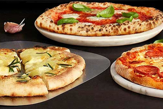 Domácí pizza pec Sage The Smart Oven Pizzaiolo od prémiové značky Sage během chvilky upeče pizzu jako z pravé pece na dřevo. 