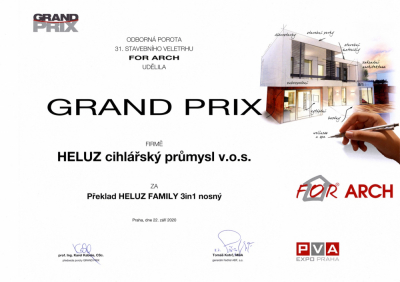 PŘEKLAD HELUZ FAMILY 3in1 nosný dostal cenu GRAND PRIX