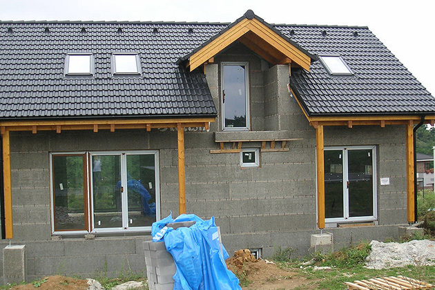Když vás čeká rekonstrukce i stavba střechy, je nutné dobře vybírat realizátora