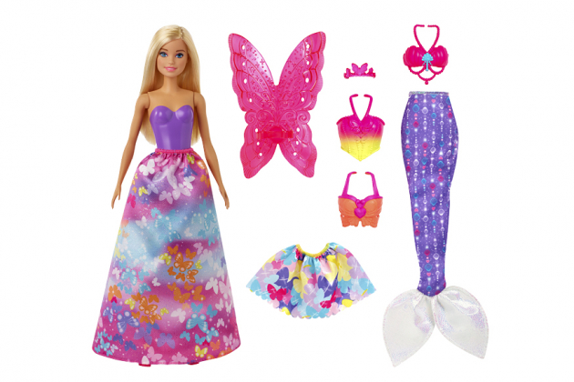 Panenka Barbie s pohádkovými doplňky, Mattel Cena 899 Kč, www.mall.cz
