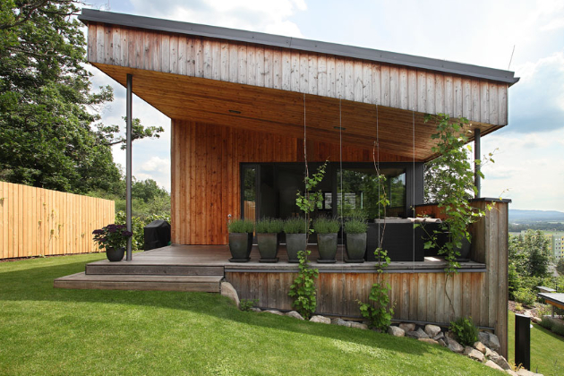 Architektonický ateliér Prodesi je autorem dřevostavby s rozlohou 120m2 nacházející se v Dobříši.