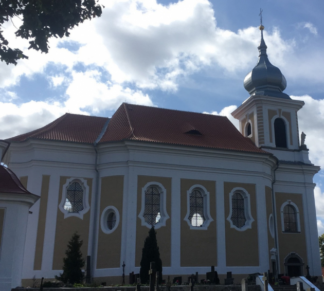 2. místo: patří firmě Tesmo, s.r.o. z Plzně a Vertigo Písek s.r.o. za střechu na kostele svatého Jana Křtitele v Paštikách. Velký prejz na barokním krovu ukládaný do malty realizovaly firmy společně jako sdružení. 