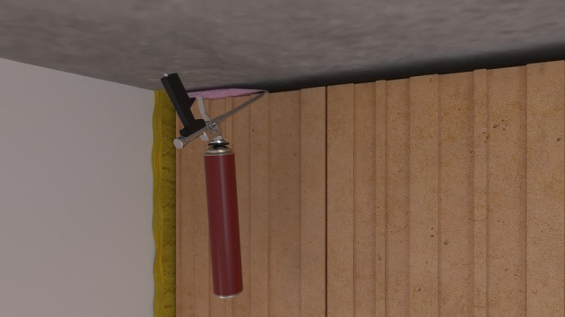 07 Vyzdění do stropu a vyplnění  Vyzdí se stěna až ke stropu. Mezi stropem a stěnou se ponechá mezera vysoká přibližně 20 mm. Spára mezi stropem a zdivem se vyplní protipožární PU pěnou TYTAN B1 (červeno-černá kartuše). Tloušťka spáry může být max. 20 mm.