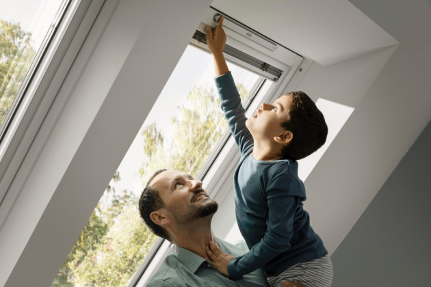 Společnost VELUX povzbuzuje jarní chuť k rekonstrukcím nabídkou na výhodnější nákup střešních oken a elektrických doplňků.