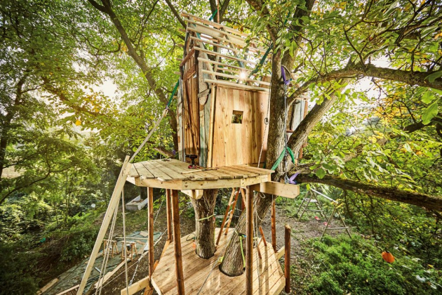 Postavte dětem domek na stromě