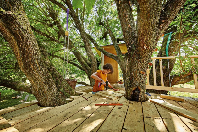 Postavte dětem domek na stromě