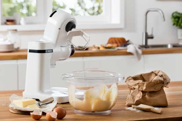 Robot Bosch MUM Serie | 2 je všestranným a prostorově nenáročným pomocníkem, který najde své místo i v té nejmenší kuchyni. 