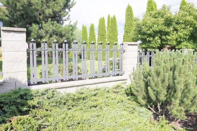 Kované ploty upoutají u moderních novostaveb i chalup Kované ploty upoutají u moderních novostaveb i chalup