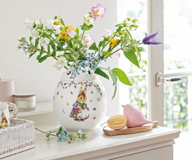 Villeroy &amp; Boch Spring Fantasy váza ve tvaru vejce zaječice babička Emma, výška 21 cm,