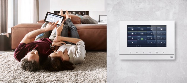 Osvětlení, vytápění, žaluzie, domovní telefon – vše lze ovládat tabletem, smartphonem či dotykovým panelem pomocí ABB-free@home