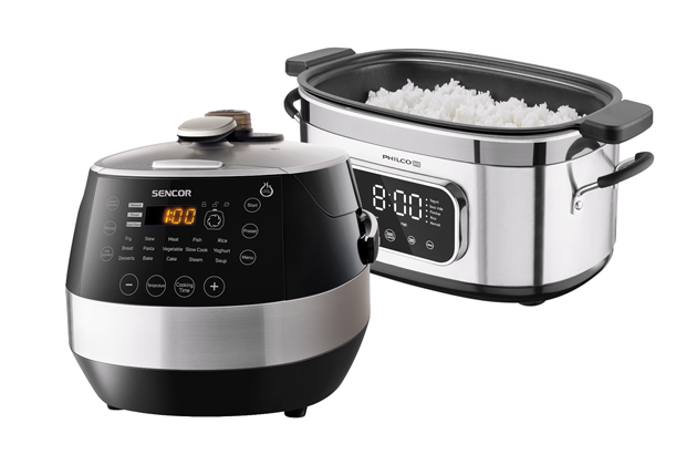 Vlevo: pomalý hrnec PHSC 5600 (Philco), vnitřní nádoba vhodná i pro pečení v troubě, 11 programů včetně sous-vide, smažení, rýže či příprava jogurtu, objem 5,6 l. Vpravo: elektrický tlakový hrnec SPR 4000 (Sencor), 15 automatických programů a individuální nastavení teploty a času, funkce pomalého vaření a vaření v páře Vlevo: pomalý hrnec PHSC 5600 (Philco), vnitřní nádoba vhodná i pro pečení v troubě, 11 programů včetně sous-vide, smažení, rýže či příprava jogurtu, objem 5,6 l. Vpravo: elektrický tlakový hrnec SPR 4000 (Sencor), 15 automatických programů a individuální nastavení teploty a času, funkce pomalého vaření a vaření v páře
