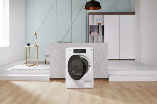 Sušička STU92X (Whirlpool) z řady Supreme Care, kapacita 9 kg, technologie 6. smysl podle typu prádla nastaví optimální teplotu, rotace bubnu minimalizuje pomuchlání prádla