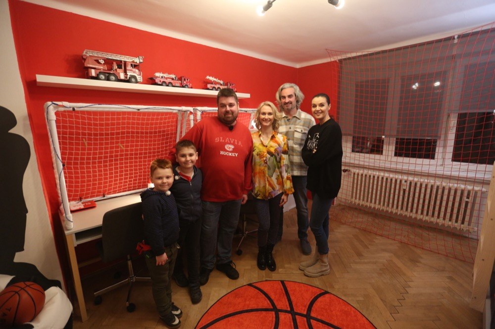 Rodina s moderátorkou Ivou Kubelkovou a designéry Kamilou a Františkem