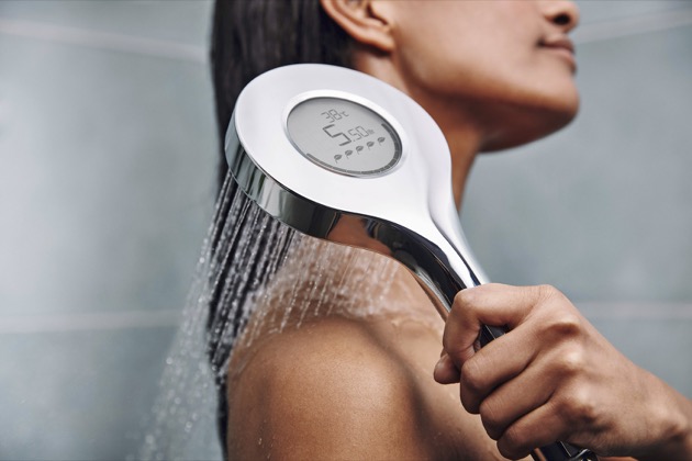 Digitální sprcha Activejet (Hansa), displej se zpětnou vazbou o spotřebě vody a energie