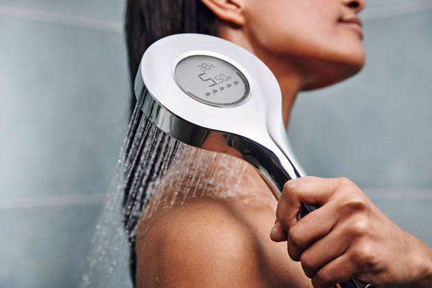 Digitální sprcha Activejet (Hansa), displej se zpětnou vazbou o spotřebě vody a energie