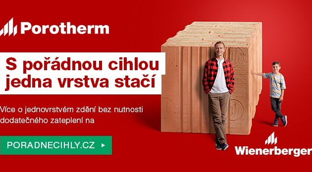 Obvodové zdi jsou klíčovým prvkem při stavbě domu. Investice do pořádného zdiva, které už zpětně nevyměníte, se rozhodně vyplatí. A Porotherm vám to na konkrétních příkladech dokáže.  „Dům člověk staví jednou za život, proto se snažíme investory přesvědčit, že volba pořádného materiálů pro obvodové zdivo je klíčová. Na trhu stále vnímáme převahu řešení s dodatečným zateplením, často se setkáváme s nedůvěřivostí ohledně produktových řad pro jednovrstvé zdění. Tomu je potřeba jít naproti a zvrátit ve společnosti uvažování nad investicí do hrubé stavby,” říká obchodní ředitel divize hrubá stavba Roman Busta.   Kreativní a zábavnou formou představuje nová kampaň 7v1: Pořádné cihly výhody, které jsou pro jednovrstvé zdění typické. „Hlavním poselstvím celé kampaně je číslo 7, které tvoří klíčový prvek. Toto číslo bylo pečlivě vybráno, aby reflektovalo 7 hlavních výhod zdění z cihlového zdiva bez kontaktního zateplení. Vlastnosti cihel vhodných pro jednovrstvé zdění jsou dále rozpracovány dle 7 různých témat – od mýtů až po příklady, jak ušetřit. Výhody demonstrujeme i pomocí videí se životními situacemi, které by se daly k volbě obvodového zdiva přirovnat,“ uvádí manažerka značky Porotherm Pavlína Jandová.  Na www.PoradneCihly.cz se tak investor dočte ty nejzásadnější důvody, proč stavět z jedné vrstvy cihel bez kontaktního zateplovacího systému. Stránka se stává centrem vzdělávání a informací o tzv. jednovrstvém zdivu.  „Chceme dokázat, že se nejedná pouze o praktickou volbu, ale inovativní řešení pro zdravý a funkční domov a váhající investory přesvědčit, že jsou často tlačeni do řešení, které nemusí být nejlepší volbou a může být často zastaralé. Cílem je, aby byl investor dobře informovaný a dokázal na základě svých znalostí udělat správné rozhodnutí o svém budoucím bydlení,” říká o myšlence kampaně Roman Busta.  