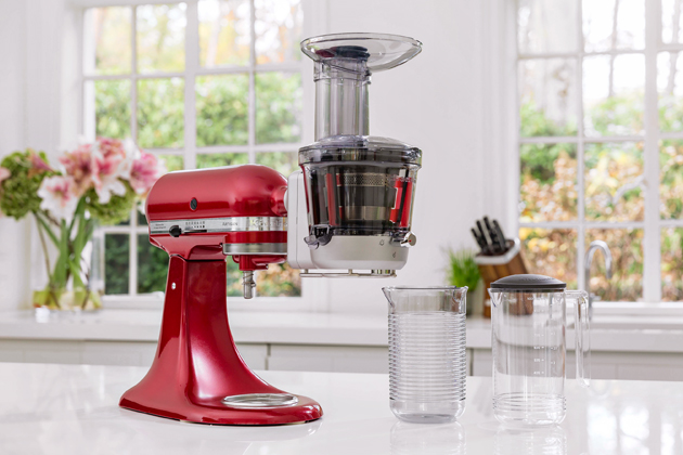 Šnekový odšťavňovač 5KSM1JA (KitchenAid), kompatibilní se všemi kuchyňskými roboty KitchenAid Šnekový odšťavňovač 5KSM1JA (KitchenAid), kompatibilní se všemi kuchyňskými roboty KitchenAid