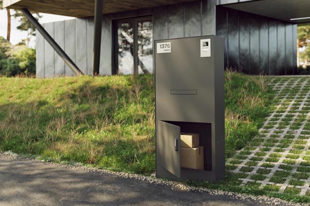 Modul, který umí ušetřit váš čas je FULL – box na ukládání balíků. Nevadí, že nejste doma, stačí dát doručovací firmě kód a o víc se nemusíte starat. Modul disponuje poštovní schránkou, číslem popisným a přípravou na zvonek a vchodovou skrytou kameru.	