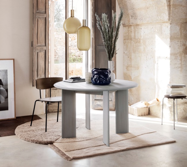 Leteckým pohledem na zem byl inspirován koberec View Tufted Rug (Ferm Living), novozélandská vlna, 180 × 140 cm