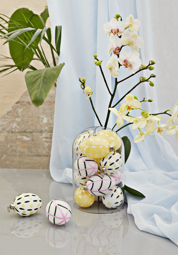 Velikonoční dekorace, ručně malované foukané borosilikátové sklo, Ø 5,5 cm, výška 7,5 cm, cena 550 Kč