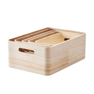 Set pěti dřevěných boxů Save-It, dřevo pavlovnie, největší velikost 36,5 × 25 × 13,5 cm, cena 1 680 Kč