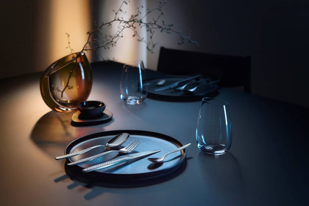 Příbory Sentic, 30 ks, speciální struktura povrchu ve tvaru diamantů, cena 7 499 Kč Příbory Sentic, 30 ks, speciální struktura povrchu ve tvaru diamantů, cena 7 499 Kč