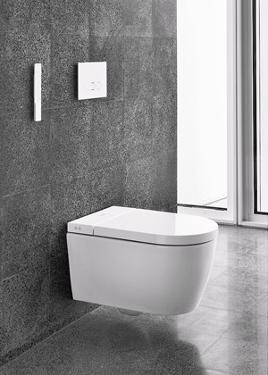 Klozet Starck Plus Compact, povrchová úprava HygieneGlaze, elektronické bidetové sedátko, cena 67 985 Kč