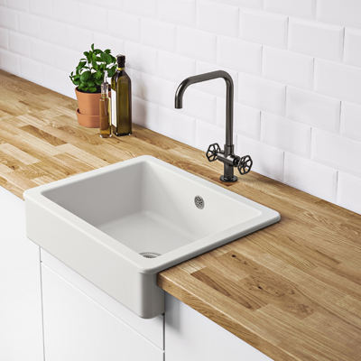 Dřez Havsen, keramika, viditelná přední strana  vysunutá před pracovní desku,  cena 3 990 Kč, www.ikea.cz