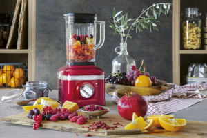 Mixér K400 Honey, funkce klasického mixéru i smoothie, drcení ledu, pulsní volba, cena 8 990 Kč