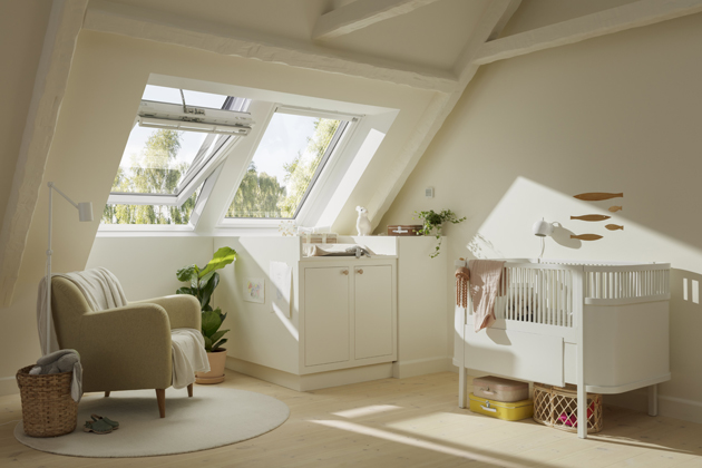Sestavy střešních oken VELUX změní vnímání interiéru 