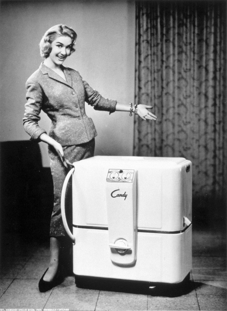 Na počátku byla dílna, pár vizionářů a touha usnadnit ženám péči o domácnost. Dnes Candy slaví 80 let na trhu a ne