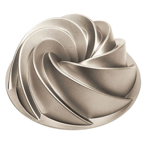  Forma na bábovku Svirl, litý hliník, uvnitř nepřilnavý povrch, Ø 25,5 cm, cena 950 Kč