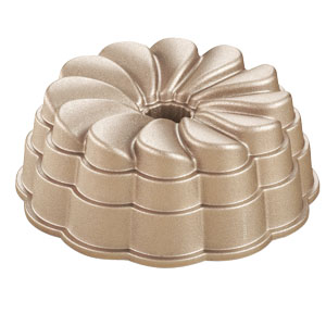 Forma na bábovku z linie Delícia, slitina kovů s prvotřídním antiadhezním povlakem, Ø 16 cm, cena 499 Kč