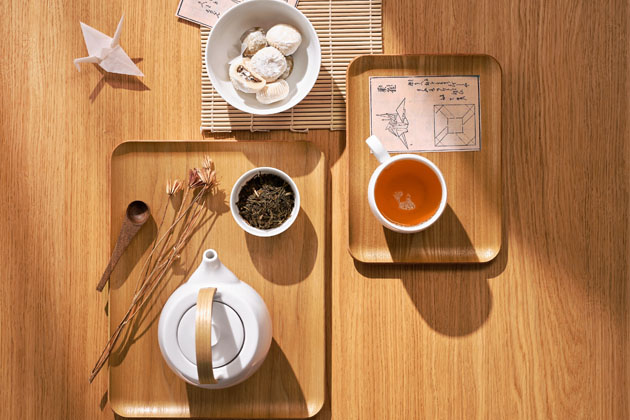 Čajová konvice ze série Nesuto Origami, porcelán, objem 2 l,  cena 2 250 Kč