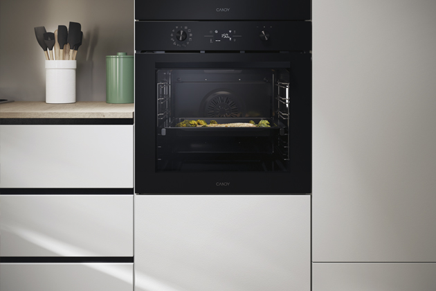 Trouba CA6 NP5B3LYTB, parní čištění Aquactiva, dálkové ovládání, teplota 30–300 °C, cena 11 990 Kč