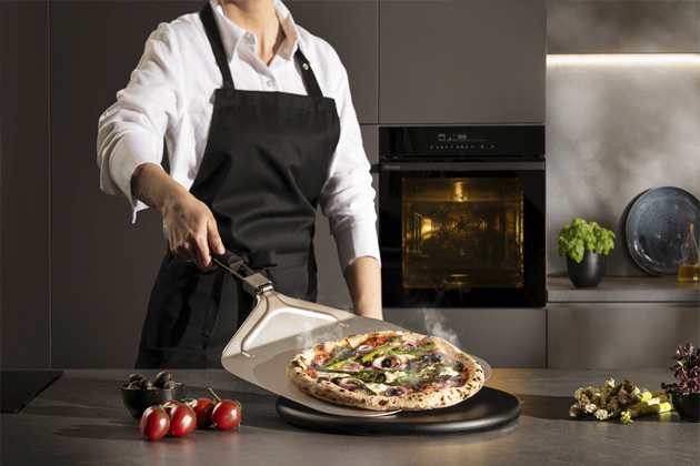 Trouba HO66F PizzaChef, unikátní program, který upeče pizzu za pouhé 3 a 1/2 minuty, 22 automatických programů, funkce páry, teplotní sonda, cena novinky  na dotaz