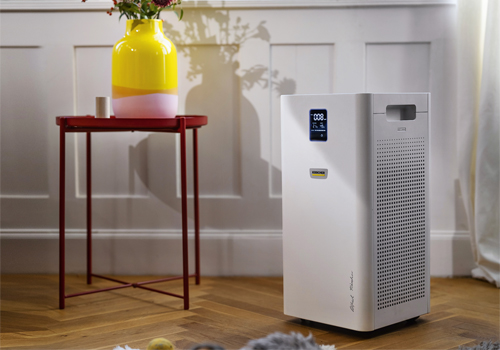 AF 50 Signature Line, laserov&yacute; senzor, automatick&yacute; režim, filtrace HEPA, pro m&iacute;stnost až 100 m2, cena 11 990 Kč www.karcher.cz