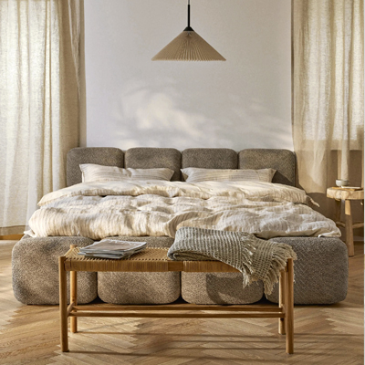 Čalouněn&aacute; postel z&nbsp;ply&scaron;ov&eacute;ho bukl&eacute;  Tayla, 180 &times; 200&thinsp;cm, cena 35&nbsp;179&thinsp;Kč