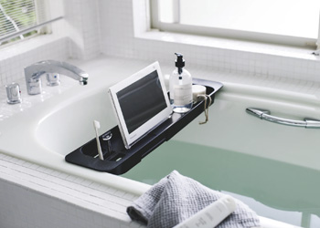 Polička do vany Tower, plast, možnost nastaven&iacute;, cena 669 Kč