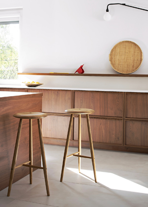 Barov&aacute; židle Blanc, masivn&iacute; dubov&eacute; dřevo, ručn&iacute; v&yacute;roba, cena 8 567 Kč