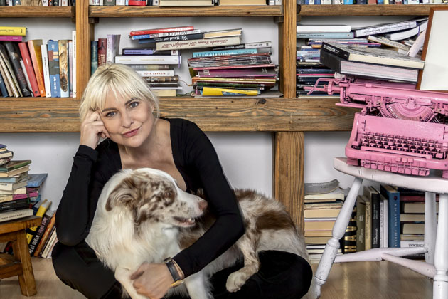 Bára Nesvadbová: Domov mezi knihami