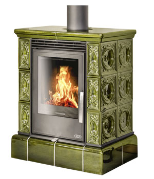 Kachlov&aacute; kamna Lanzarote s&nbsp;ocelov&yacute;m skeletem a&nbsp;litinov&yacute;mi dv&iacute;řky, pro polena o&nbsp;d&eacute;lce až 34&thinsp;cm,  aktu&aacute;ln&iacute; cena na str&aacute;nk&aacute;ch