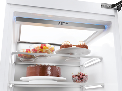 Skryt&aacute; s&iacute;la americk&eacute; lednice: side-by-side ře&scaron;en&iacute; Haier  pro vestavbu na m&iacute;ru