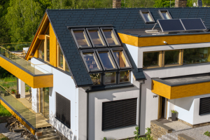 Díky oknům vycházíte ven i střechou