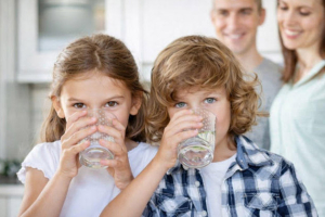 Jak si v domácích podmínkách zajistit kvalitní vodu na pití?