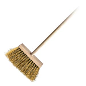 Ko&scaron;tě na chodn&iacute;ky, pracovn&iacute; &scaron;&iacute;řka 24 cm, tuh&aacute; syntetick&aacute; vl&aacute;kna, cena 109 Kč