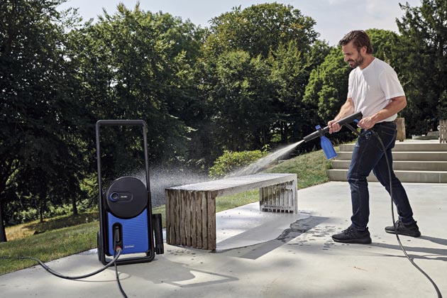 Vysokotlak&yacute; čistič CORE 140-6 PowerControl, maxim&aacute;ln&iacute; tlak 140 barů, pokryt&iacute; až 40 m2/hod, cena 4 990 Kč