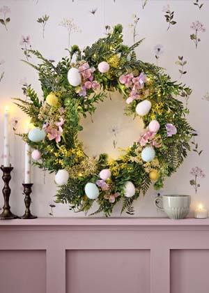 Velikonočn&iacute; věnec s 50 tepl&yacute;mi b&iacute;l&yacute;mi LED mikro diodami, &Oslash; 60 cm, cena 1 885 Kč